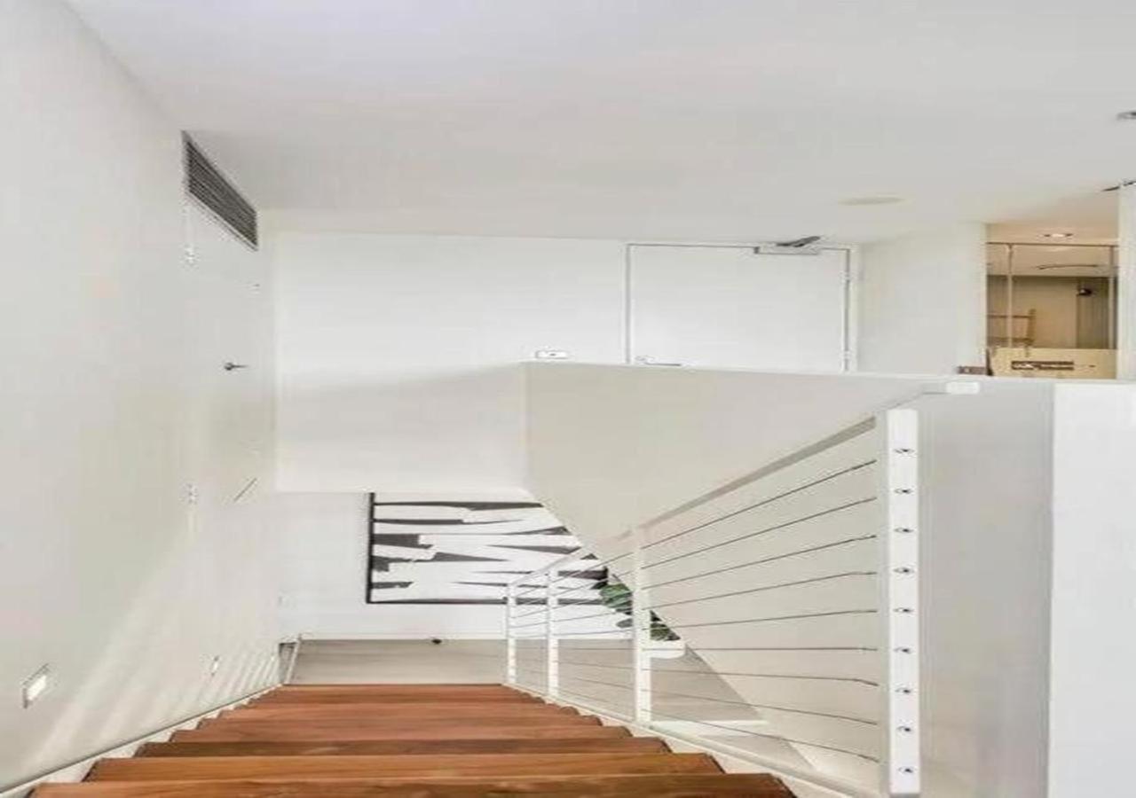 Appartamento Stylish 2 Bed +24/7 Concierge + Pool + Sauna Sydney