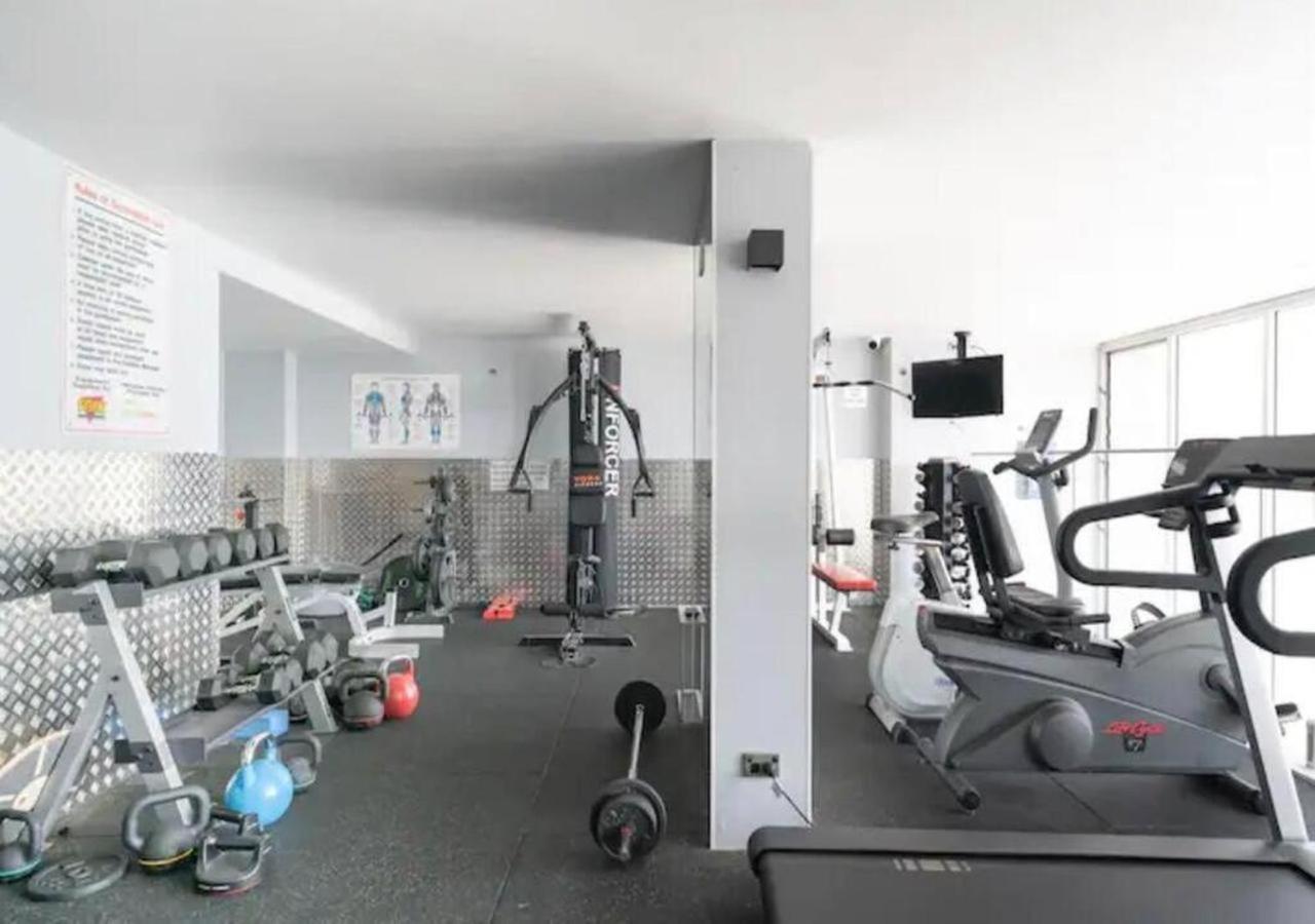 Stylish 2 Bed +24/7 Concierge + Pool + Sauna Appartamento Sydney