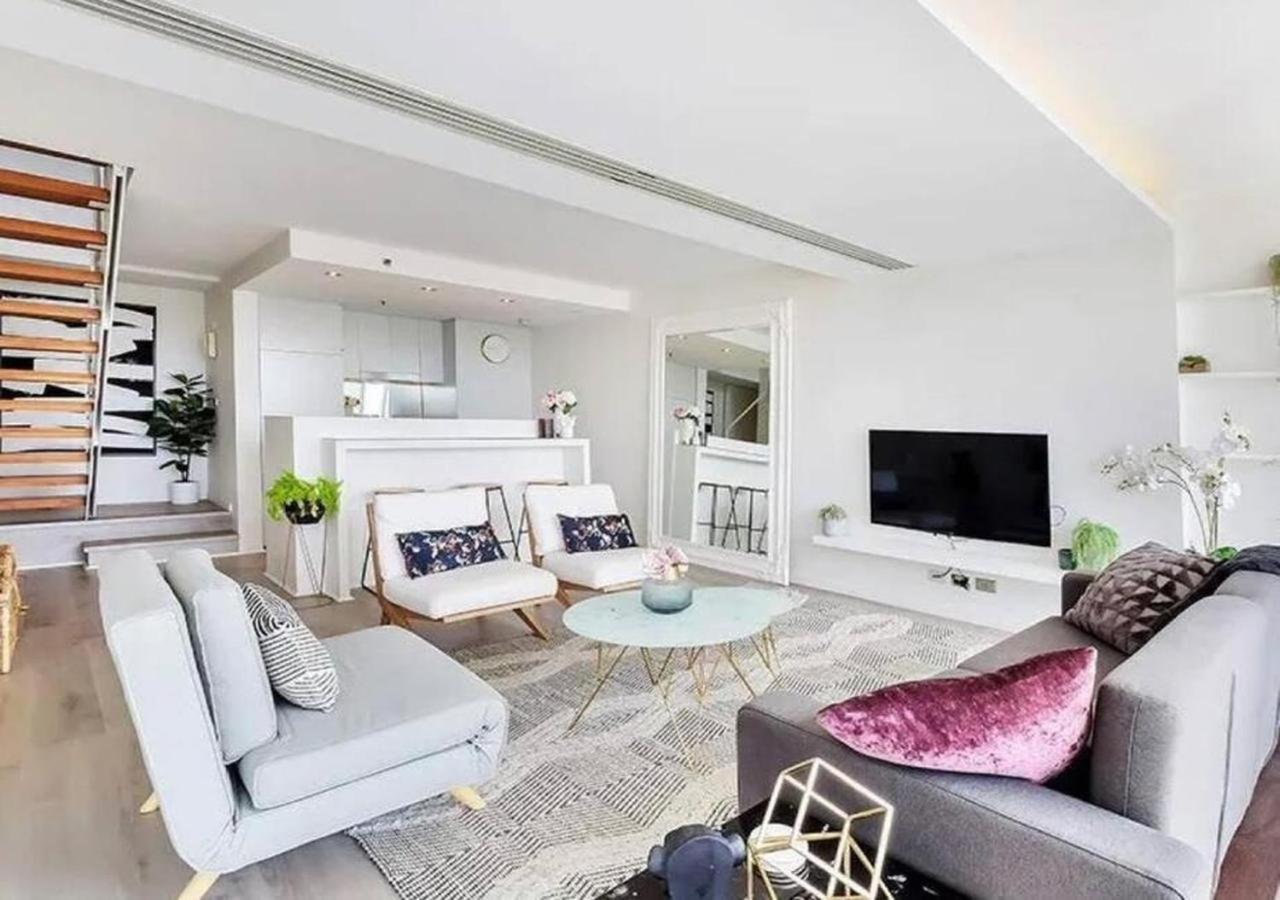 Stylish 2 Bed +24/7 Concierge + Pool + Sauna Appartamento *